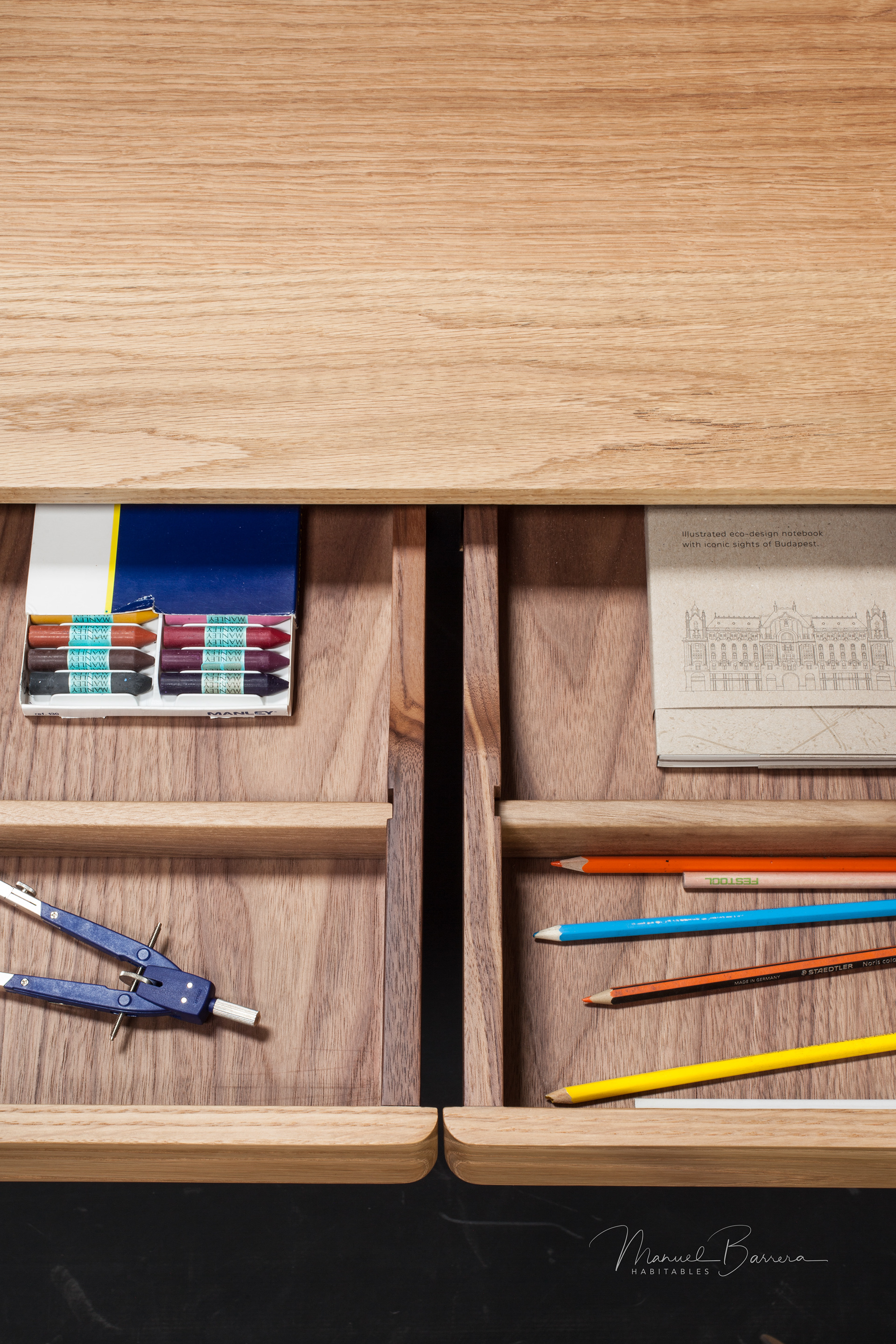 oak desk，furniture design ，wooden ，