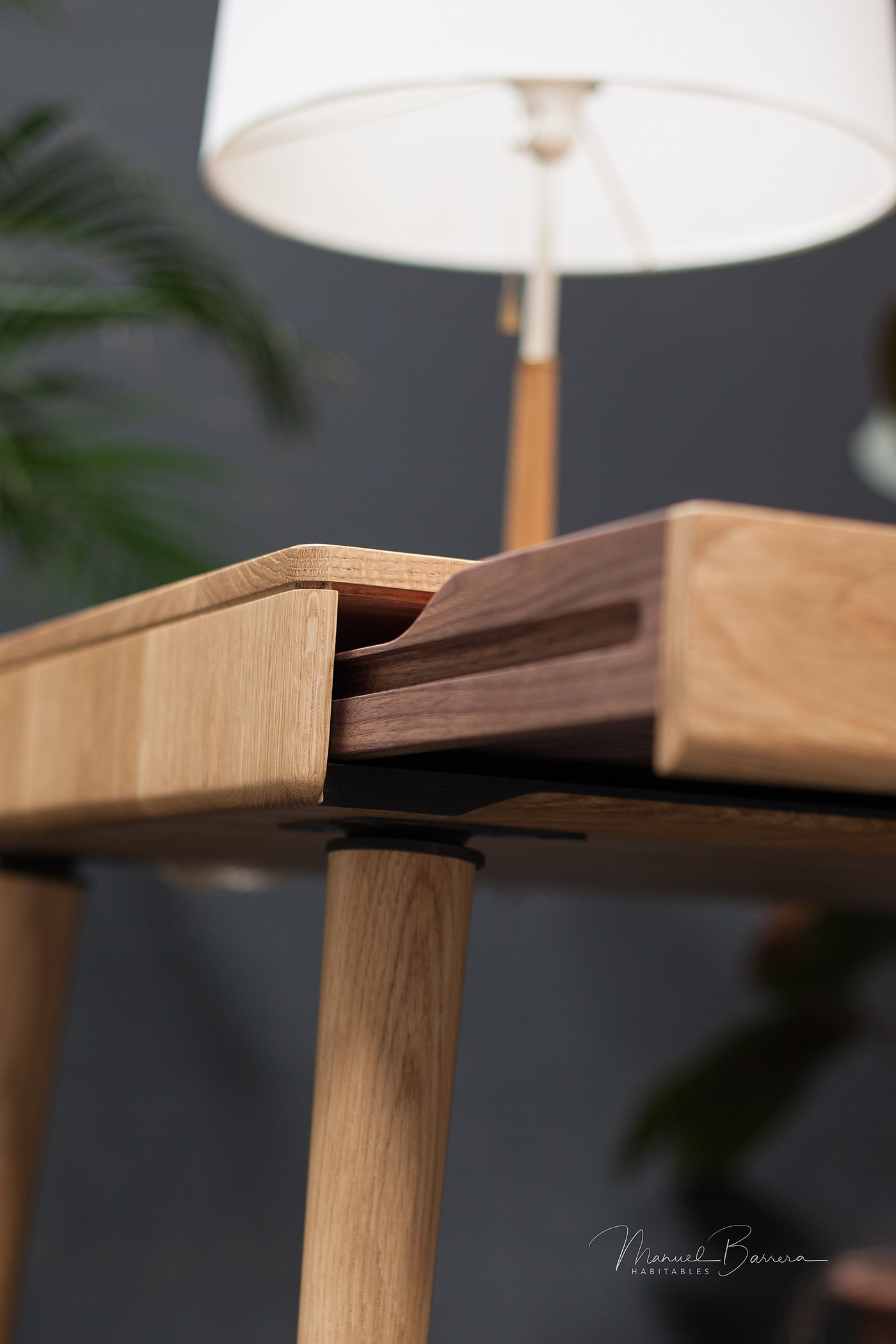 oak desk，furniture design ，wooden ，