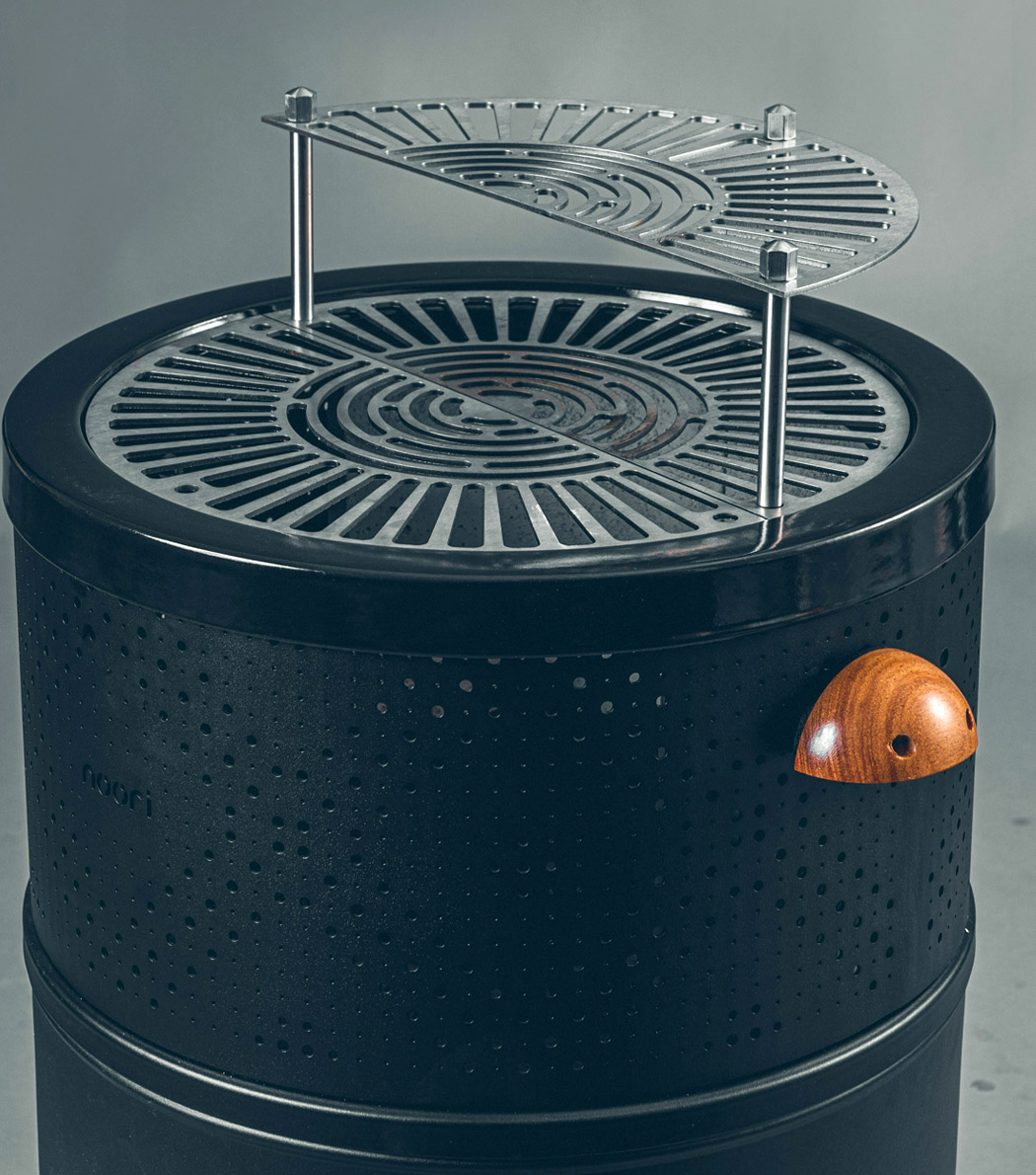 Young people，Grill，Metal，