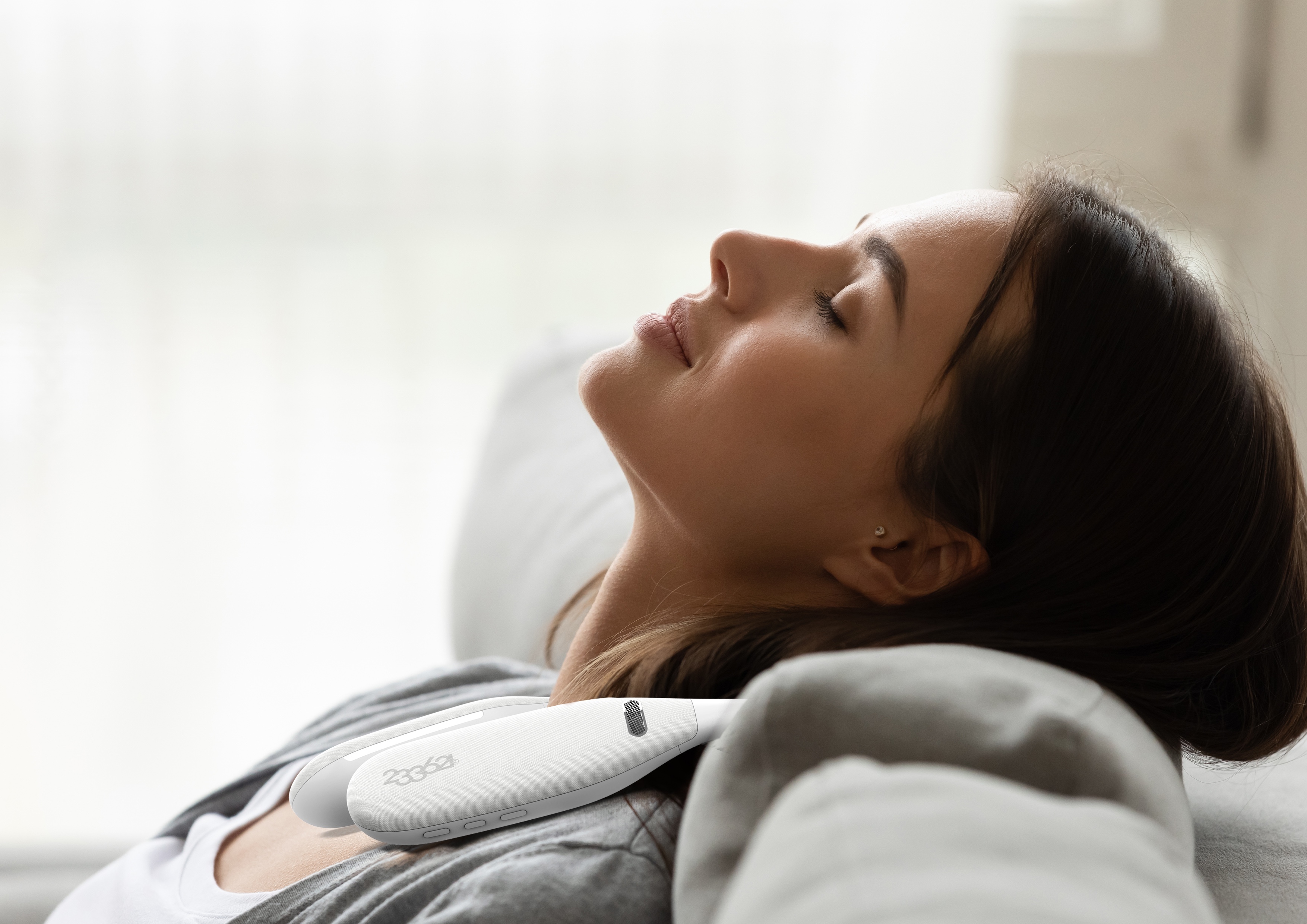 2020 CGD contemporary good design award，Shenzhen guanxu Electronics Co., Ltd，Neck mounted speaker，