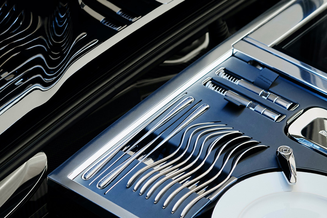 Sports car，Rolls-Royce，luxury，Double door，