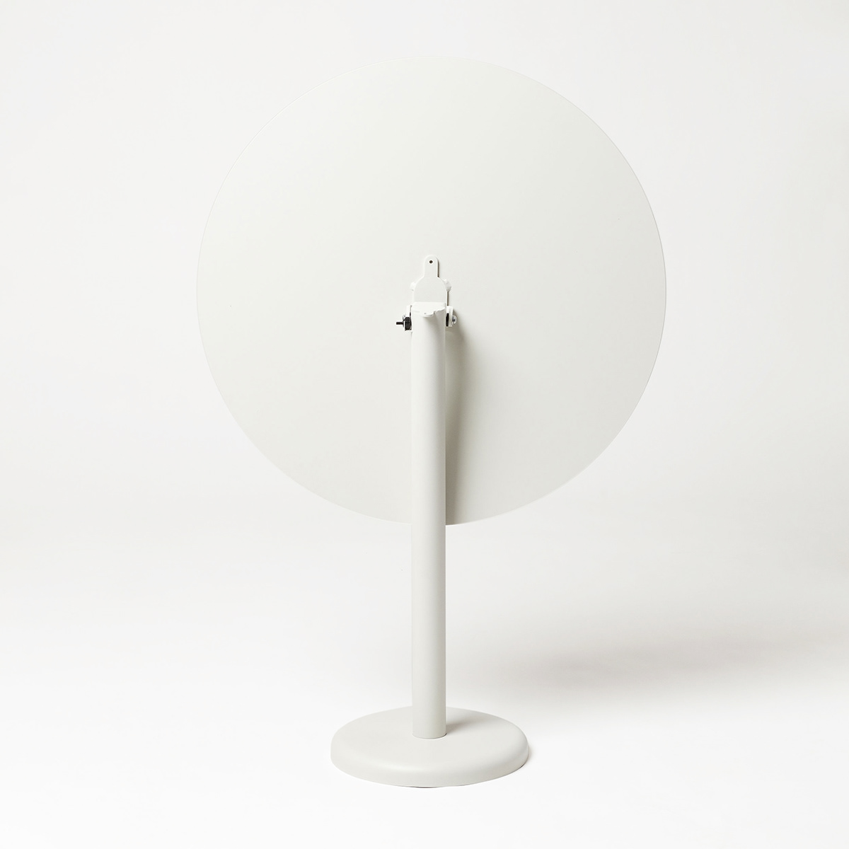 Table，chair，On Meridio，