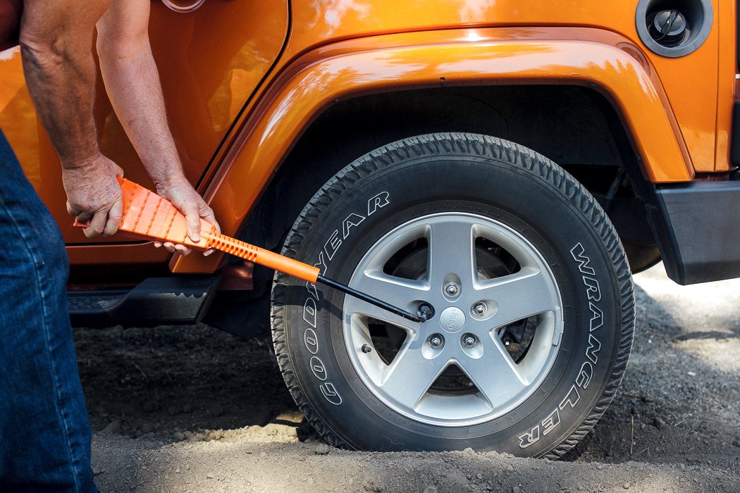 Vehicle products，Life shovel，Life saving tools，