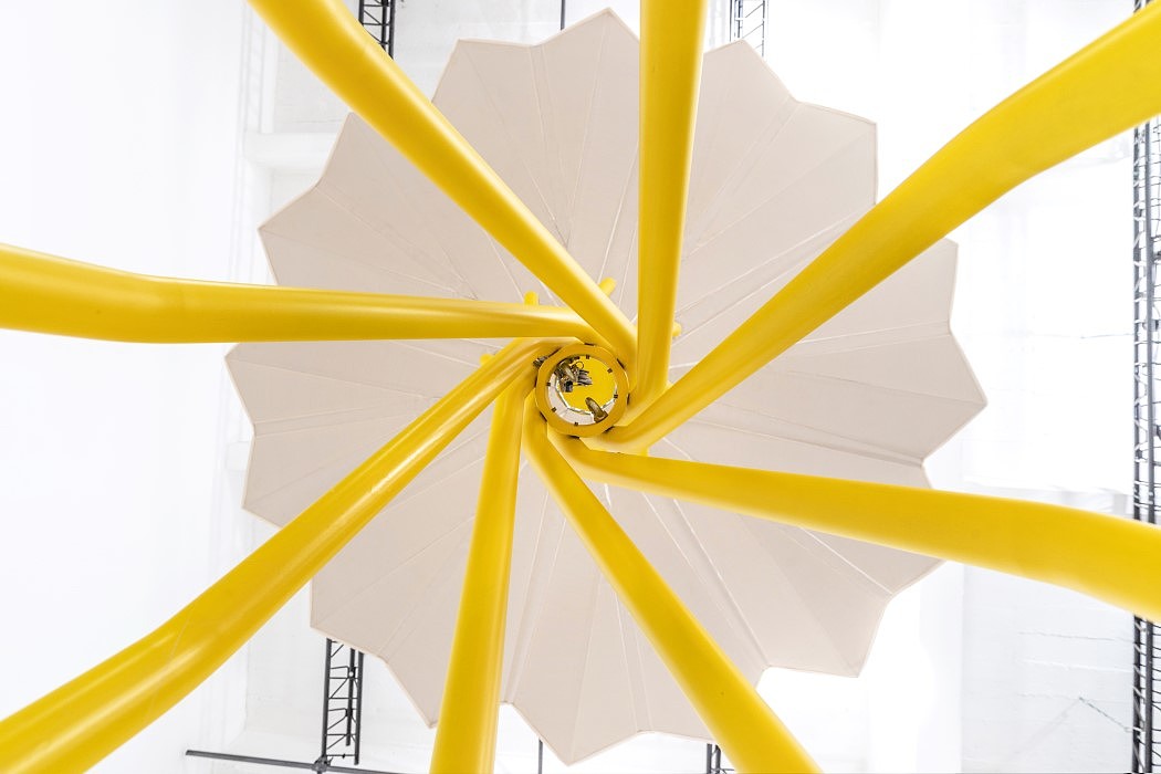 sandy beach，umbrella，Folding umbrella，refrigeration，solar energy，