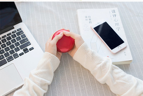 portable battery，Warm water treasure，multi-function，science and technology，