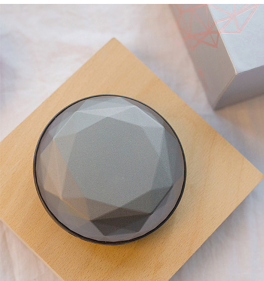 portable battery，Warm water treasure，multi-function，science and technology，