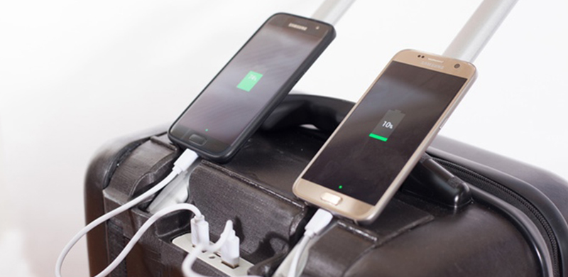 travel，stairs，suitcase，