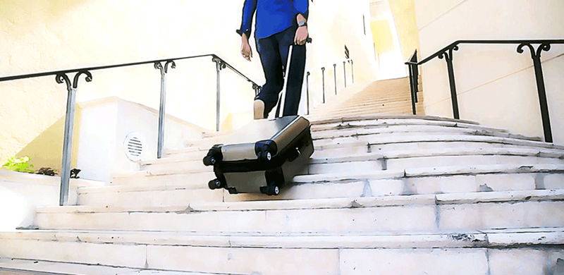 travel，stairs，suitcase，