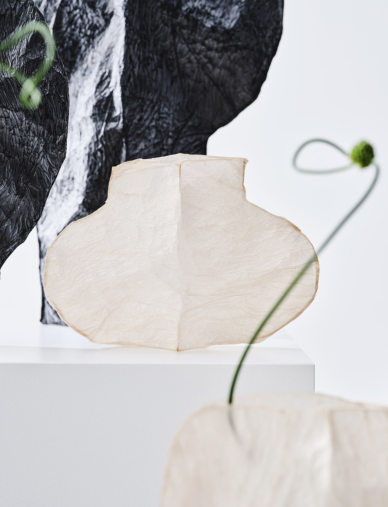 plastic bag，regenerate，lamp，vase，