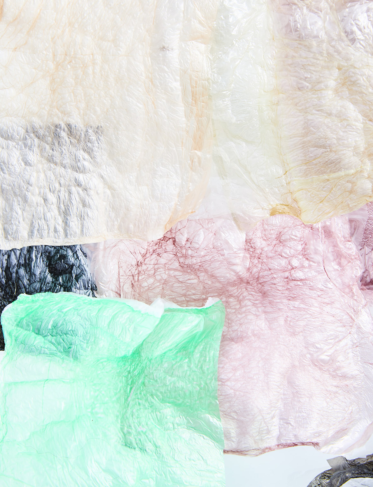 plastic bag，regenerate，lamp，vase，