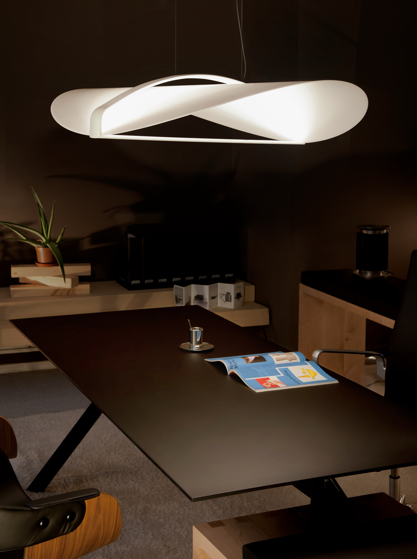 Lamp design，Creative design，Atmosphere lamp，milky white，Shield，