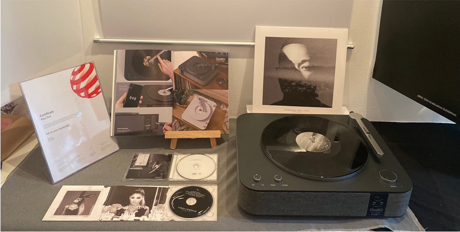 Yeonu Hwang，Neutron，Winner of 2020 red dot concept award，black，Multi in one turntable，Oodio，