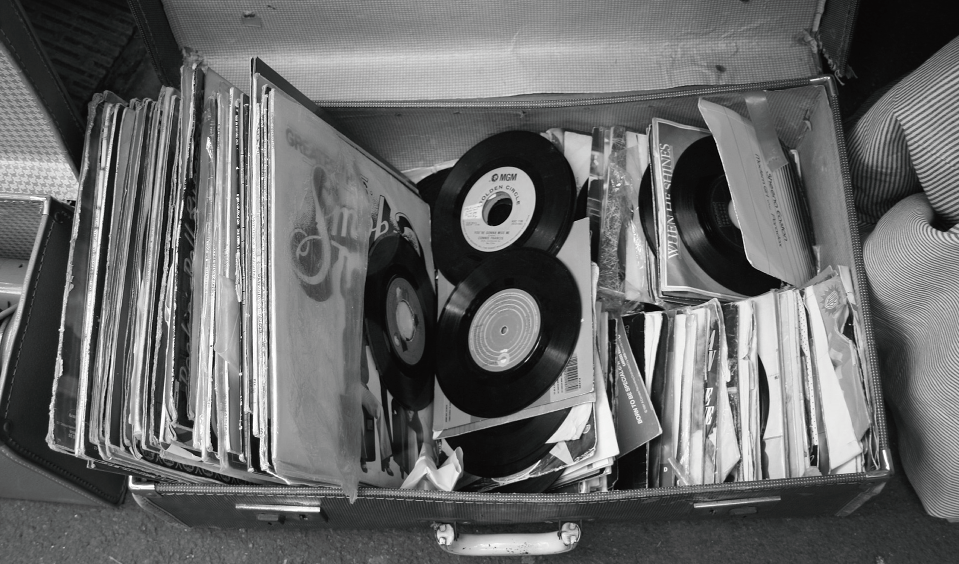 Yeonu Hwang，Neutron，Winner of 2020 red dot concept award，black，Multi in one turntable，Oodio，