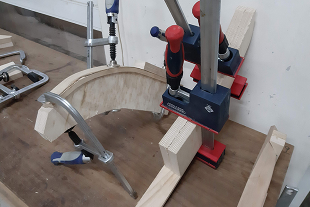 arrangement，vitality，bend，chair，woodwork，