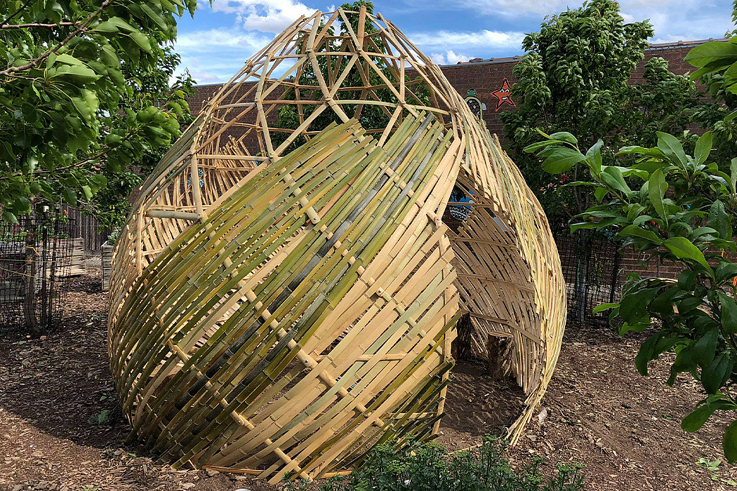 Giant Grass，Tent，Zome，wooden ，