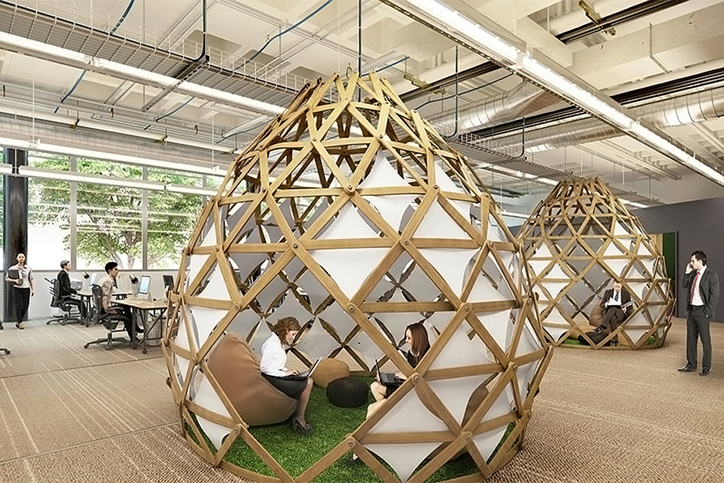 Giant Grass，Tent，Zome，wooden ，