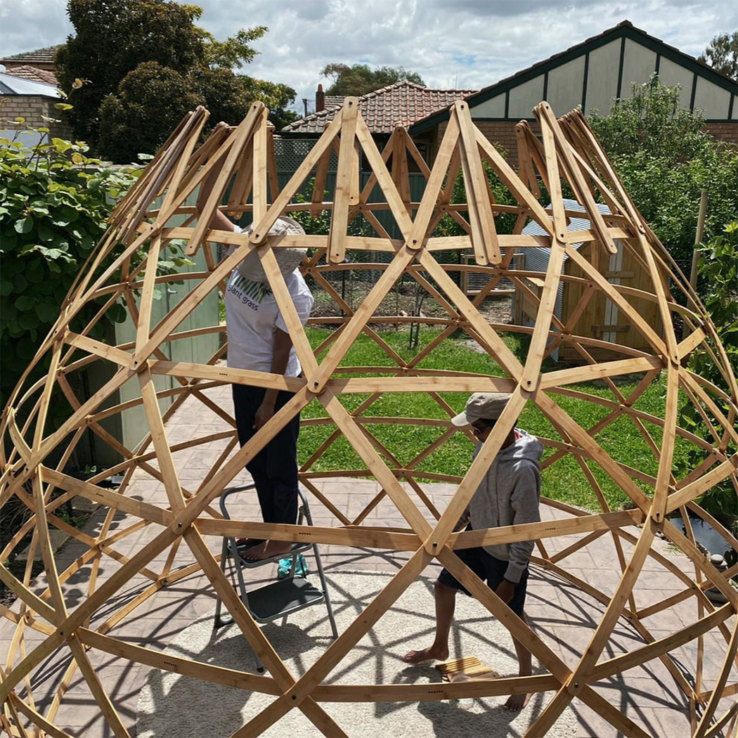 Giant Grass，Tent，Zome，wooden ，