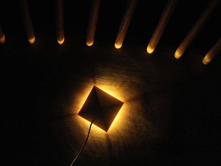 warm，woodiness，Pyramid，Night light，lamps and lanterns，Find life，