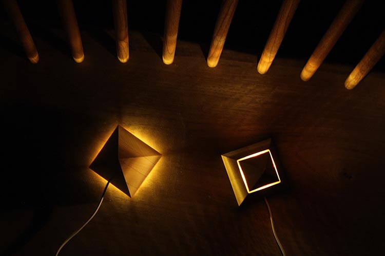 warm，woodiness，Pyramid，Night light，lamps and lanterns，Find life，