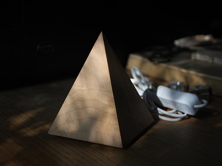warm，woodiness，Pyramid，Night light，lamps and lanterns，Find life，