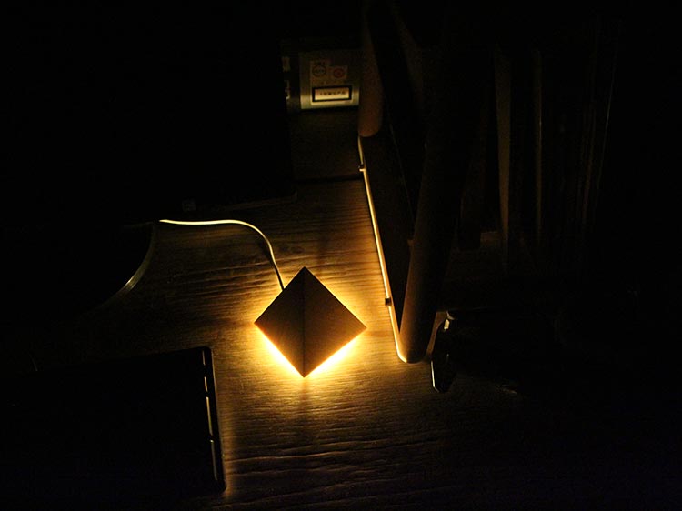 warm，woodiness，Pyramid，Night light，lamps and lanterns，Find life，