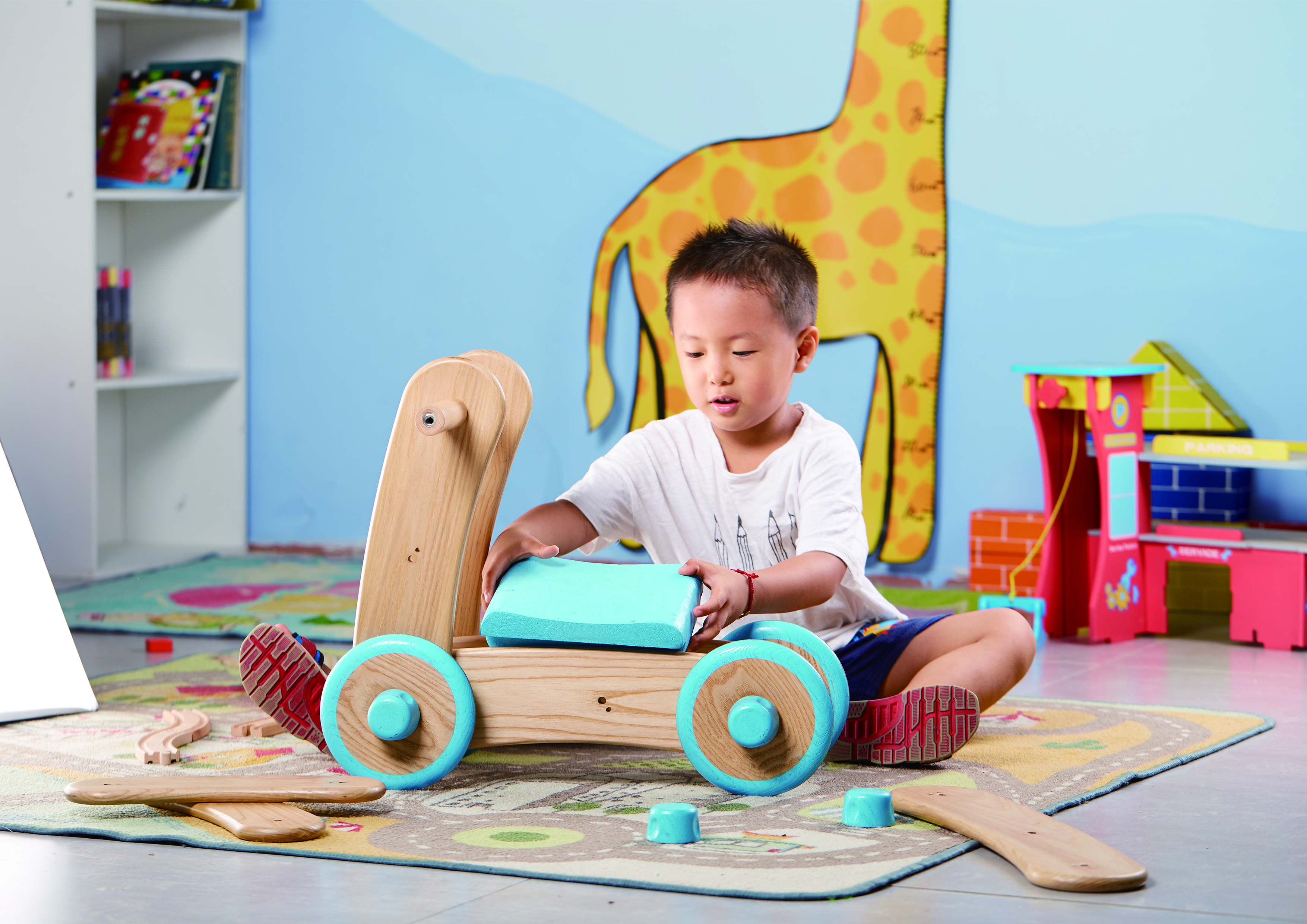 Multifunctional stroller，Silver Award，China "Wenqi Award"，