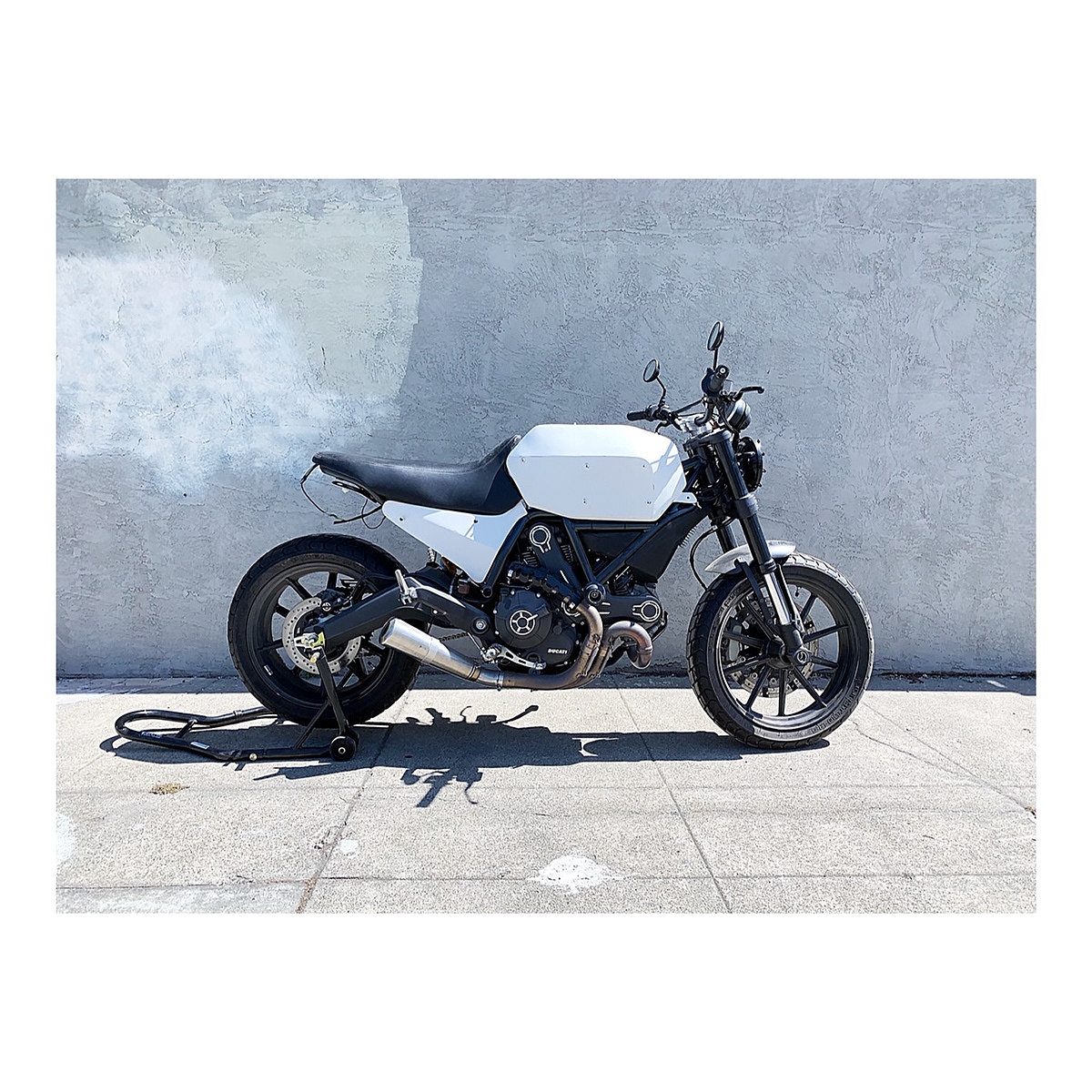 motorcycle，vehicle，ducats，Ducati，