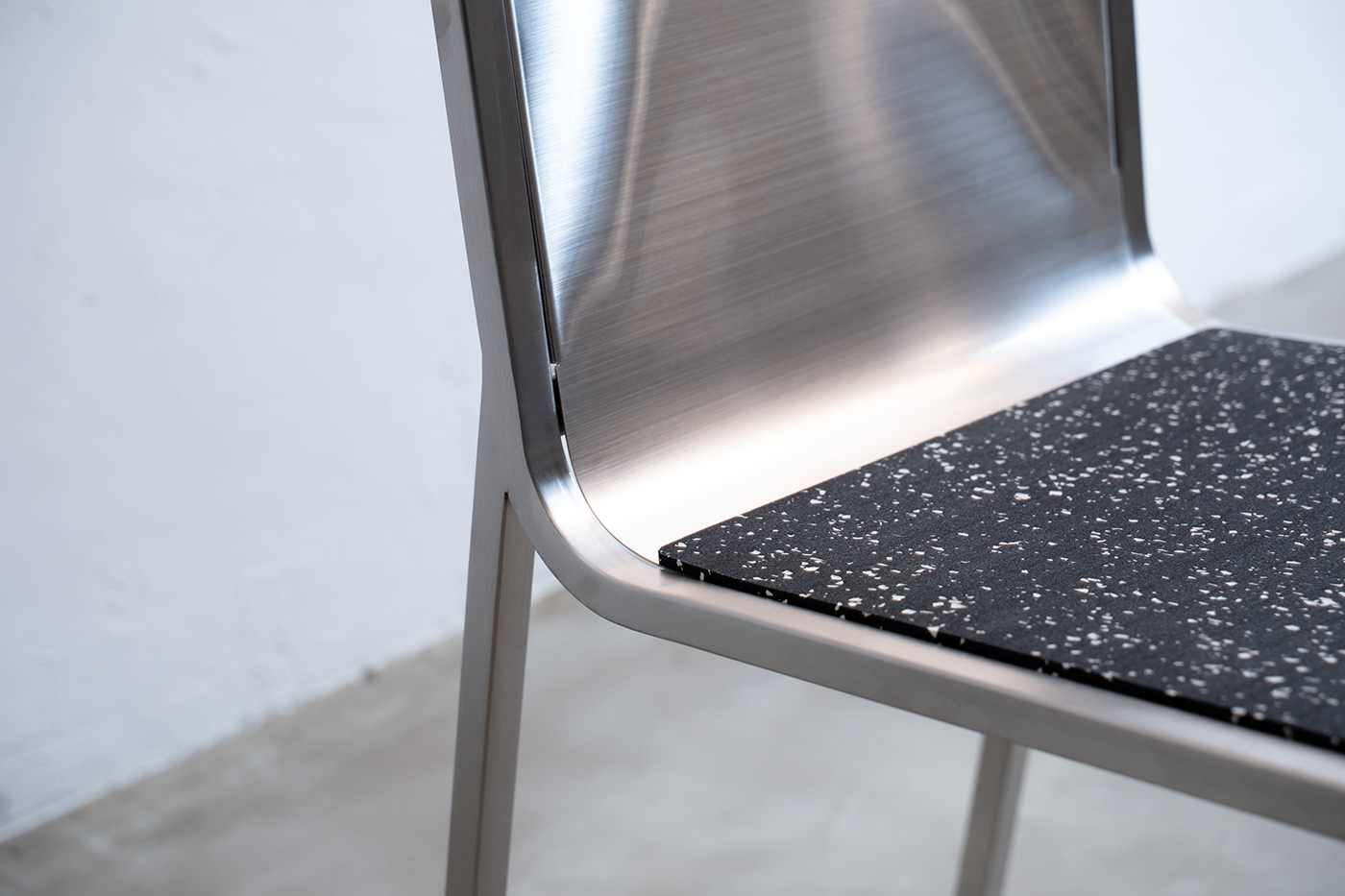 Plate Chair，chair，furniture，industrial design，