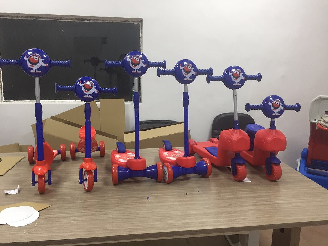Professional structure and appearance design of children's car，