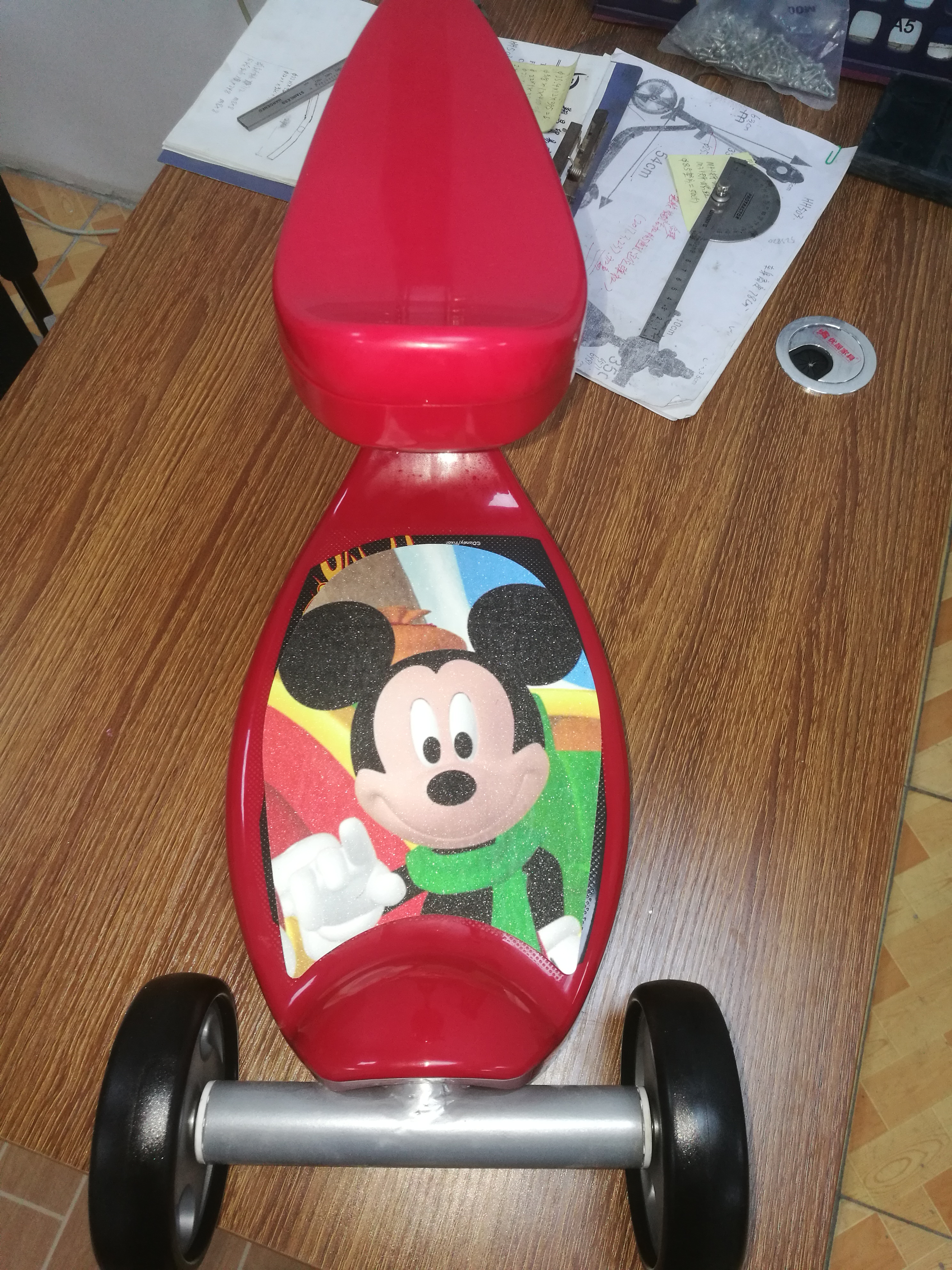Professional structure and appearance design of children's car，
