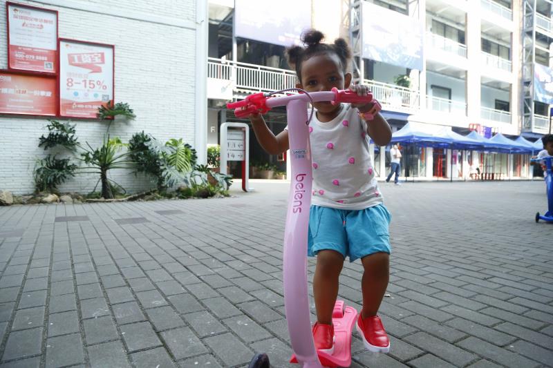 Skate，Children's skateboard，streamline，original，Arc slide，Gravity steering，