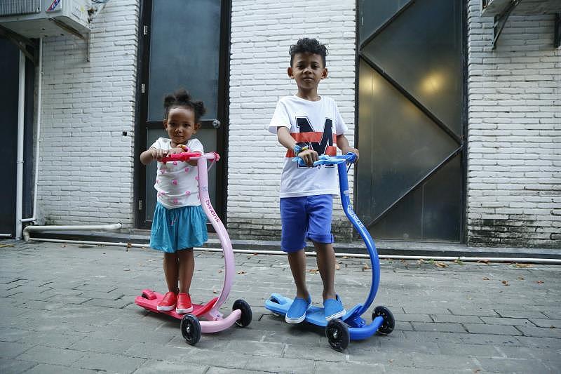 Skate，Children's skateboard，streamline，original，Arc slide，Gravity steering，