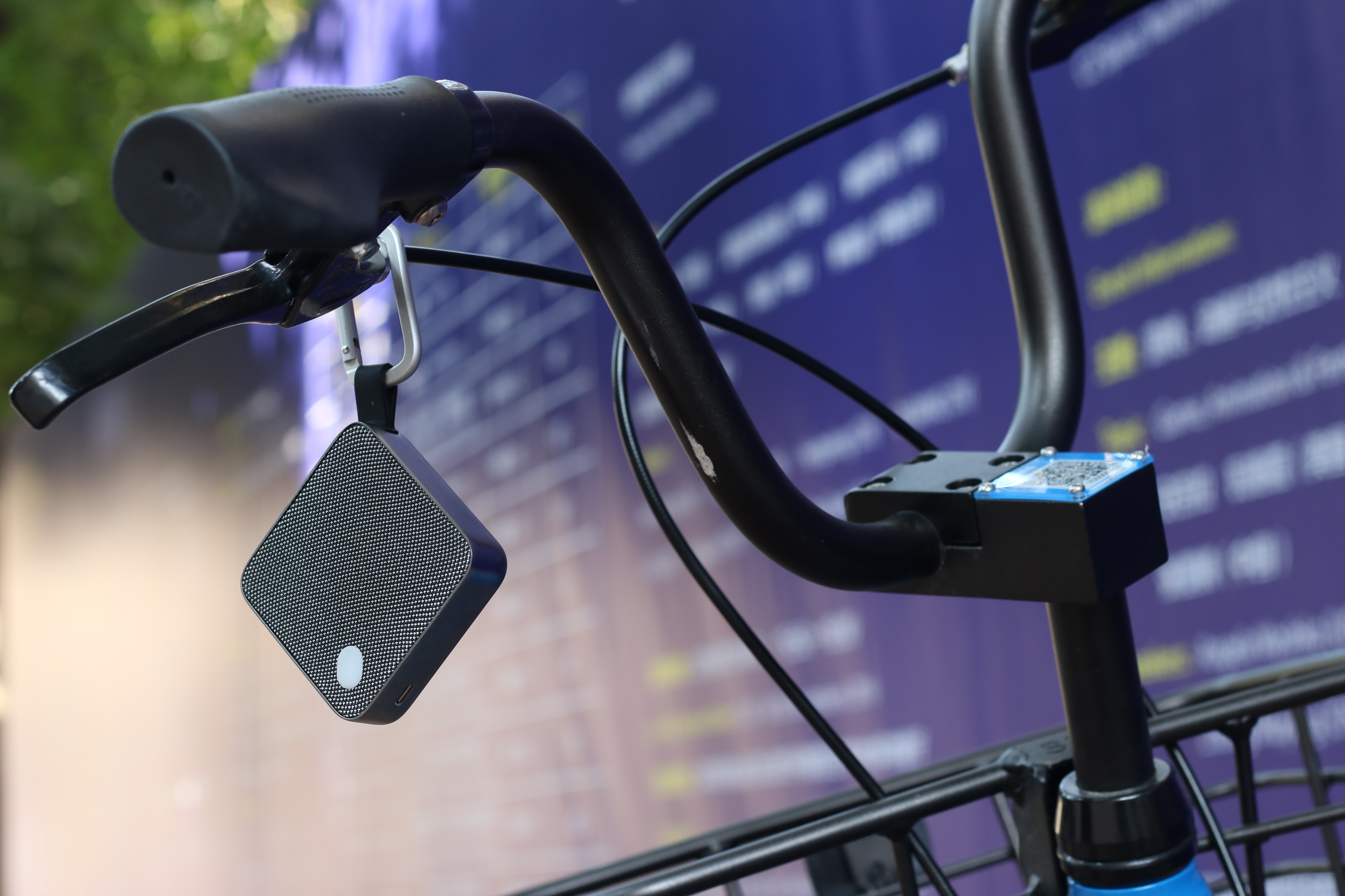 Log harmony，Yeezen，Yizhen Technology，Bluetooth Speaker ，Young fashion，outdoors，Natural wood，Portable，Fabric texture，Xiaofang，