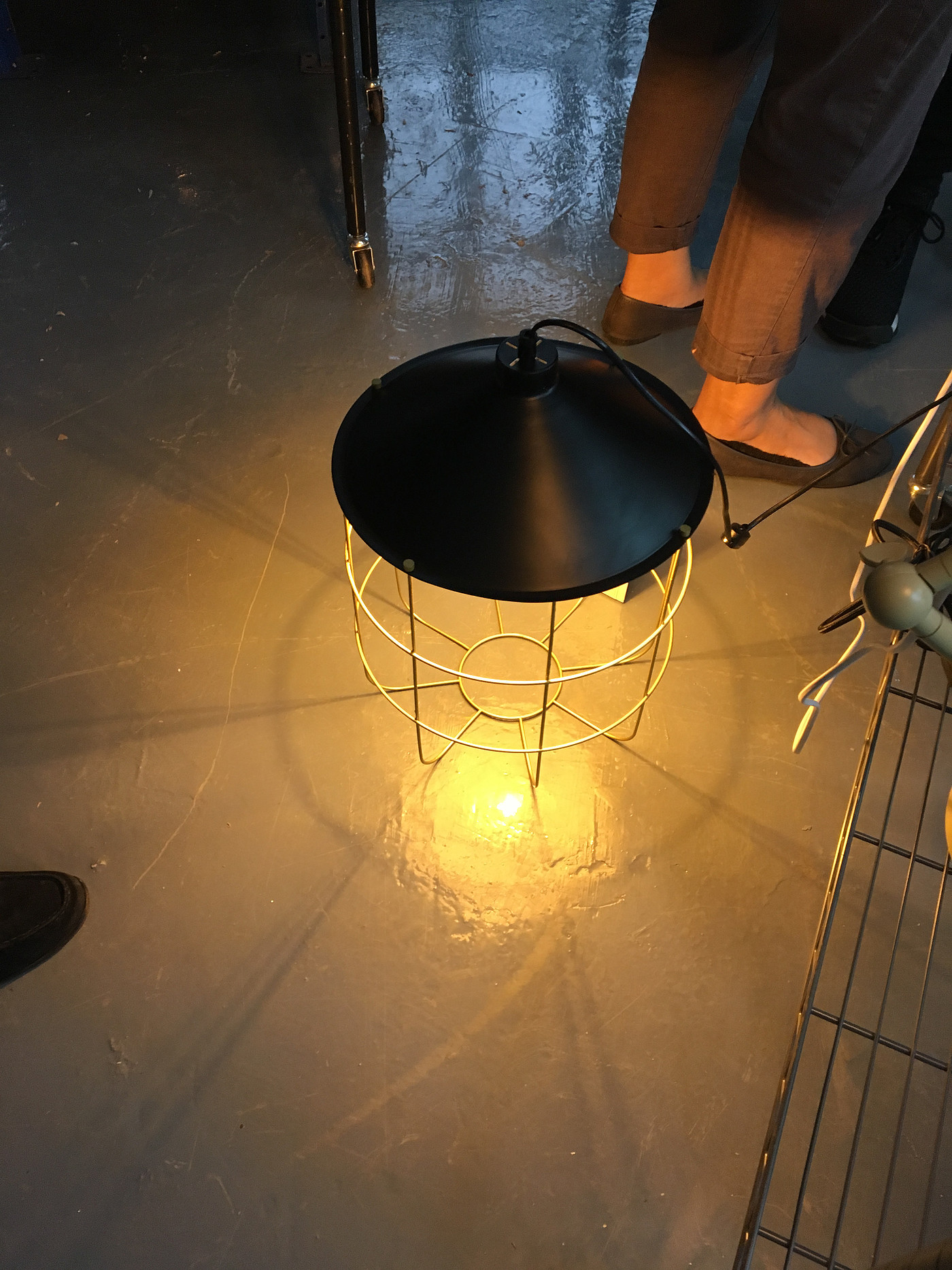 lamps and lanterns，furniture，lighting，a chandelier，