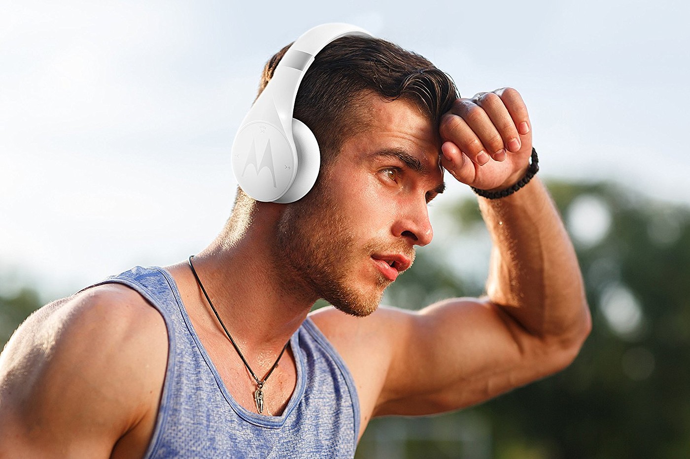 131 dollars，Motorola，dustproof，waterproof，headset，