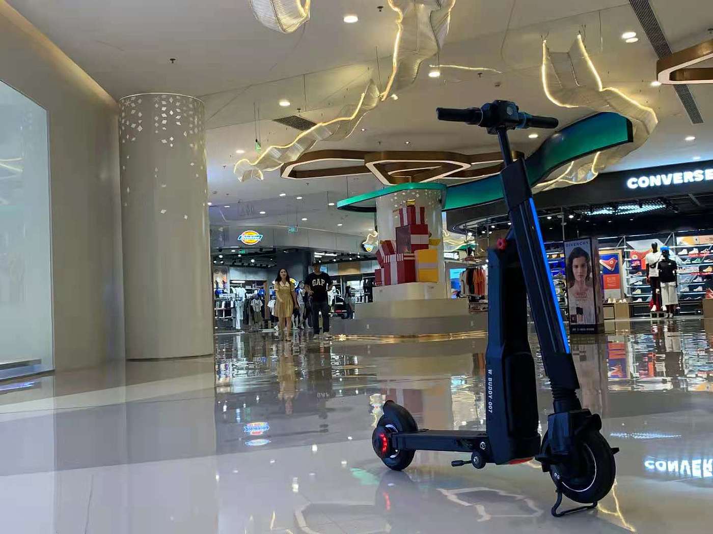 Subvert traditional design, a cool product!，More professional children's electric scooter, subverting the traditional design，w，We only make designs that can be landed!!!，