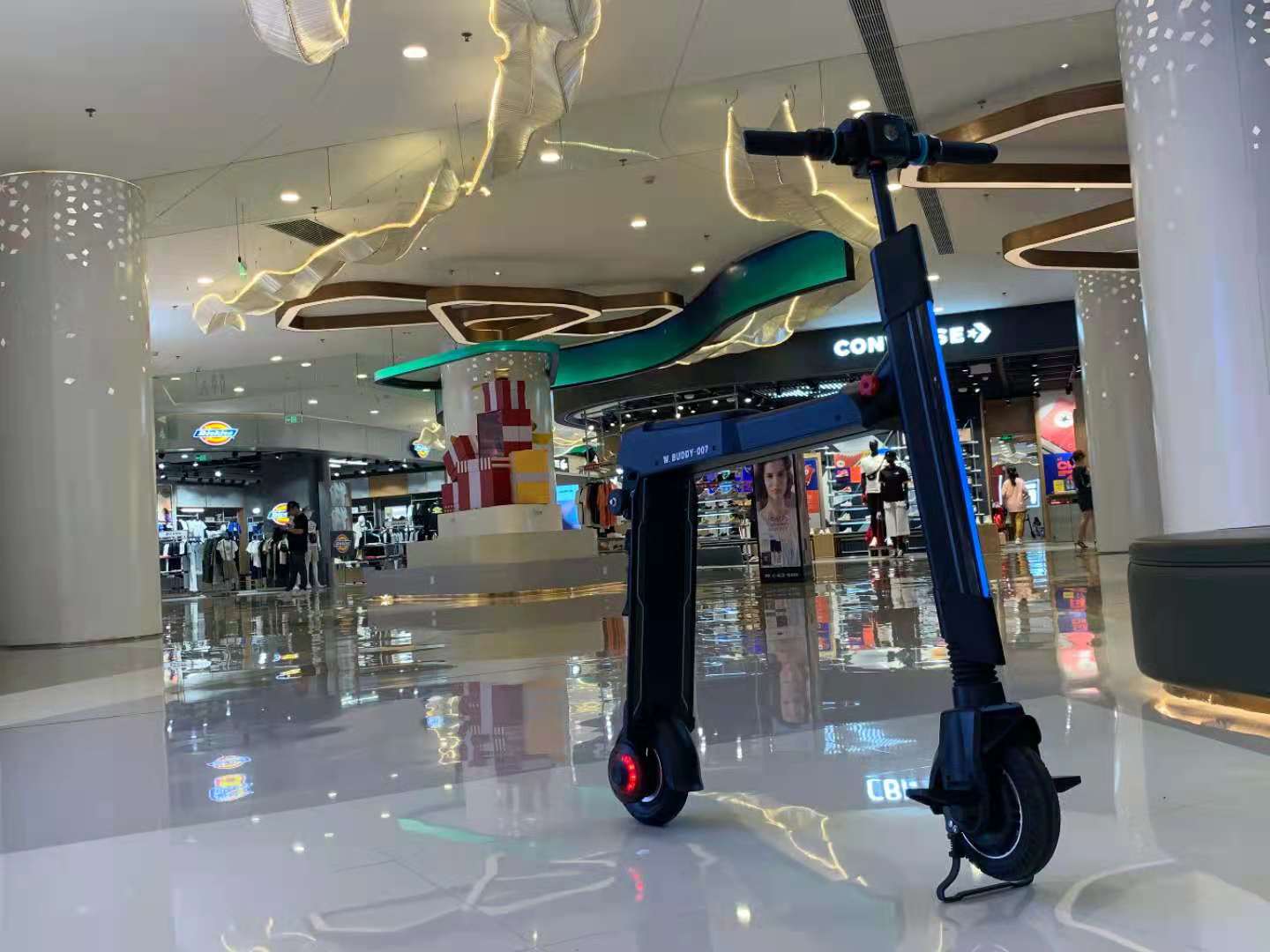 Subvert traditional design, a cool product!，More professional children's electric scooter, subverting the traditional design，w，We only make designs that can be landed!!!，