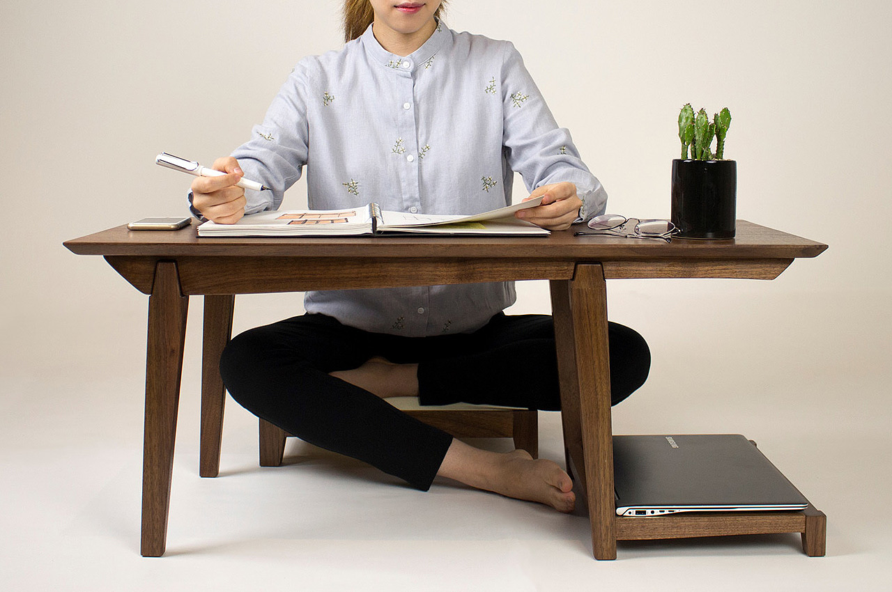 desk，Table，wooden ，