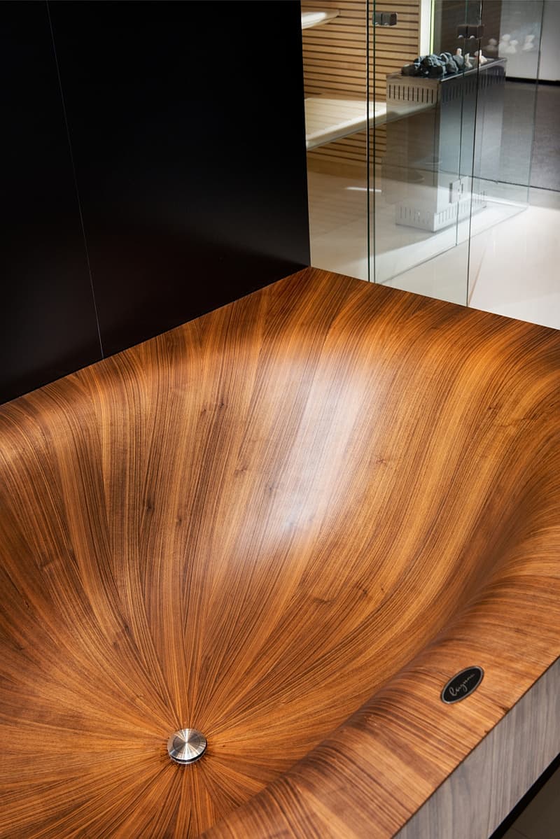 skin texture，Unique shape，bathtub，hand sink，Sense of design，wood，