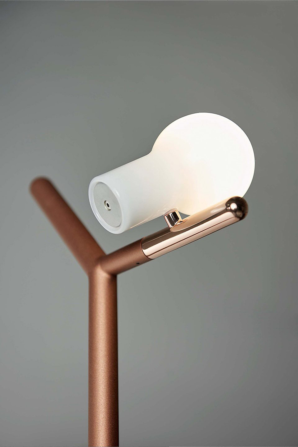 Desk lamp，industrial design，coat hanger，Minimalist design ，