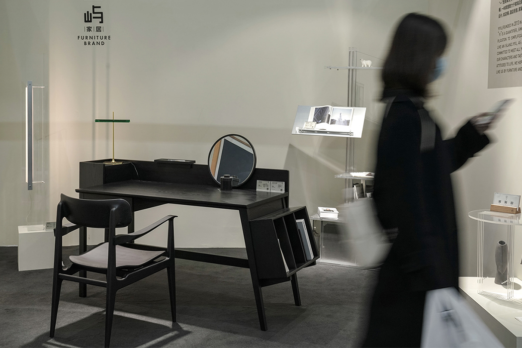 wooden ，desk，Minimalist style，