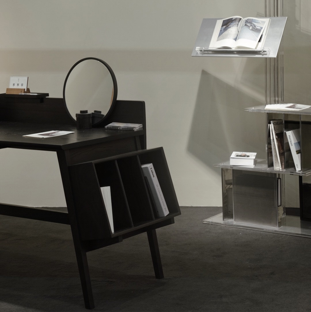 wooden ，desk，Minimalist style，