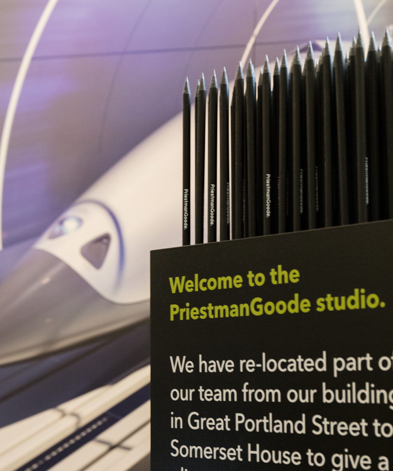 bullet，industrial design，sense of modernity，Means of transport，Future technology，