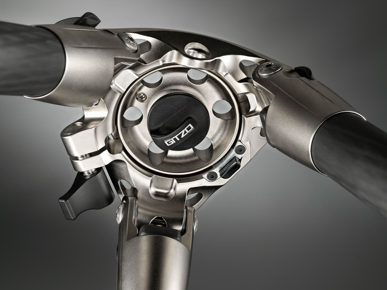 Metal material，High-tech，brand，Art tripod，esthetics，