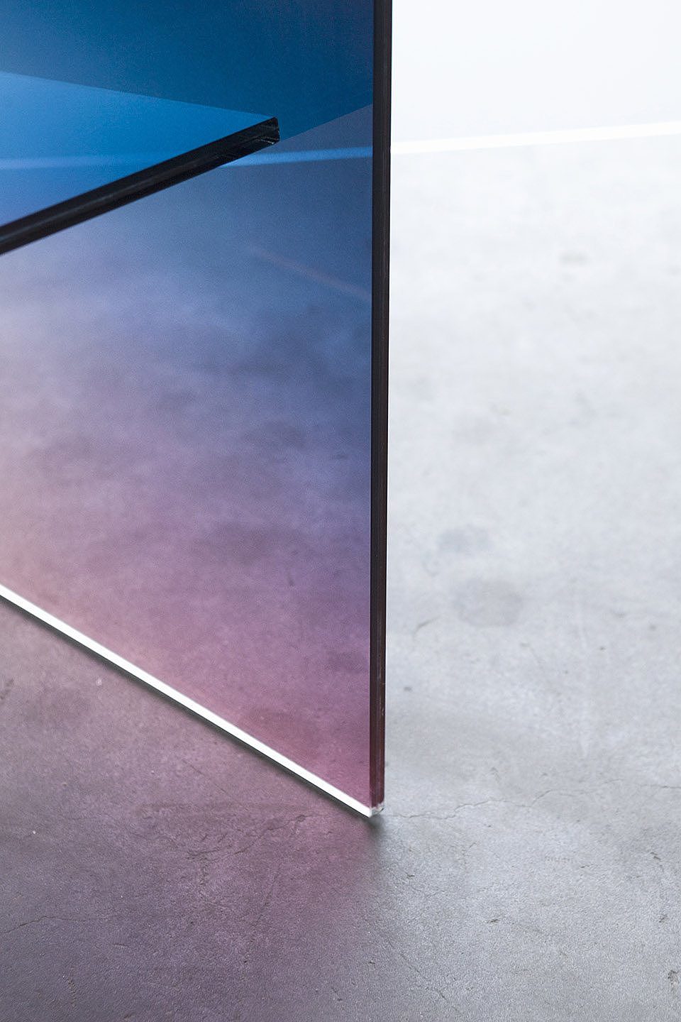 Graded glass，Japanese design，Glass chair，