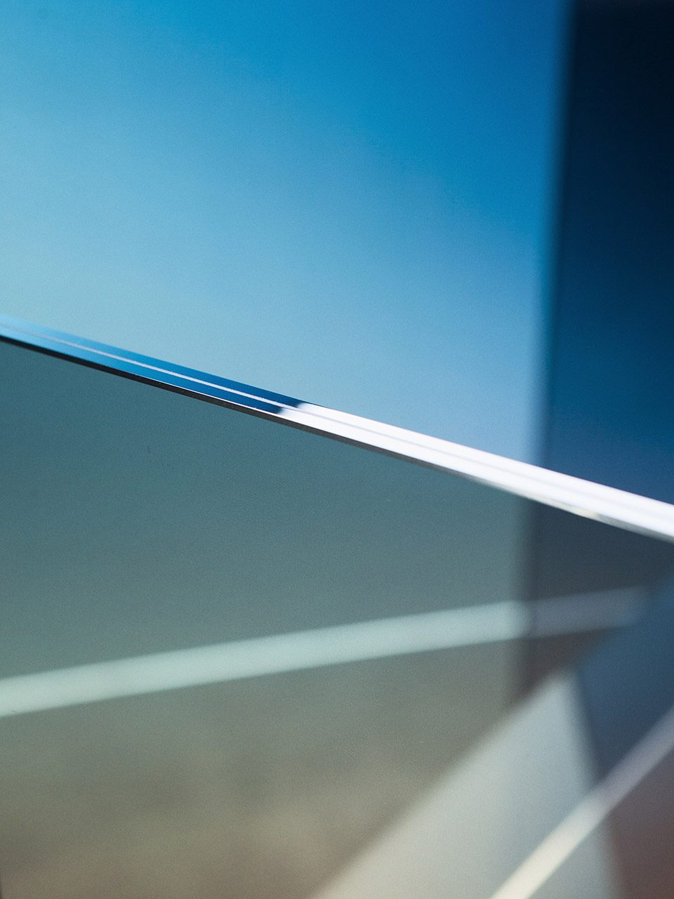 Graded glass，Japanese design，Glass chair，