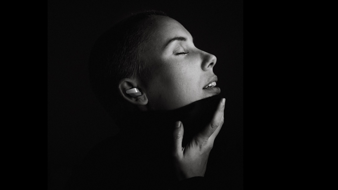 Graduation exhibition，School of design and art, China Academy of Fine Arts，headset，Fashionable and concise，Passionate yearning，