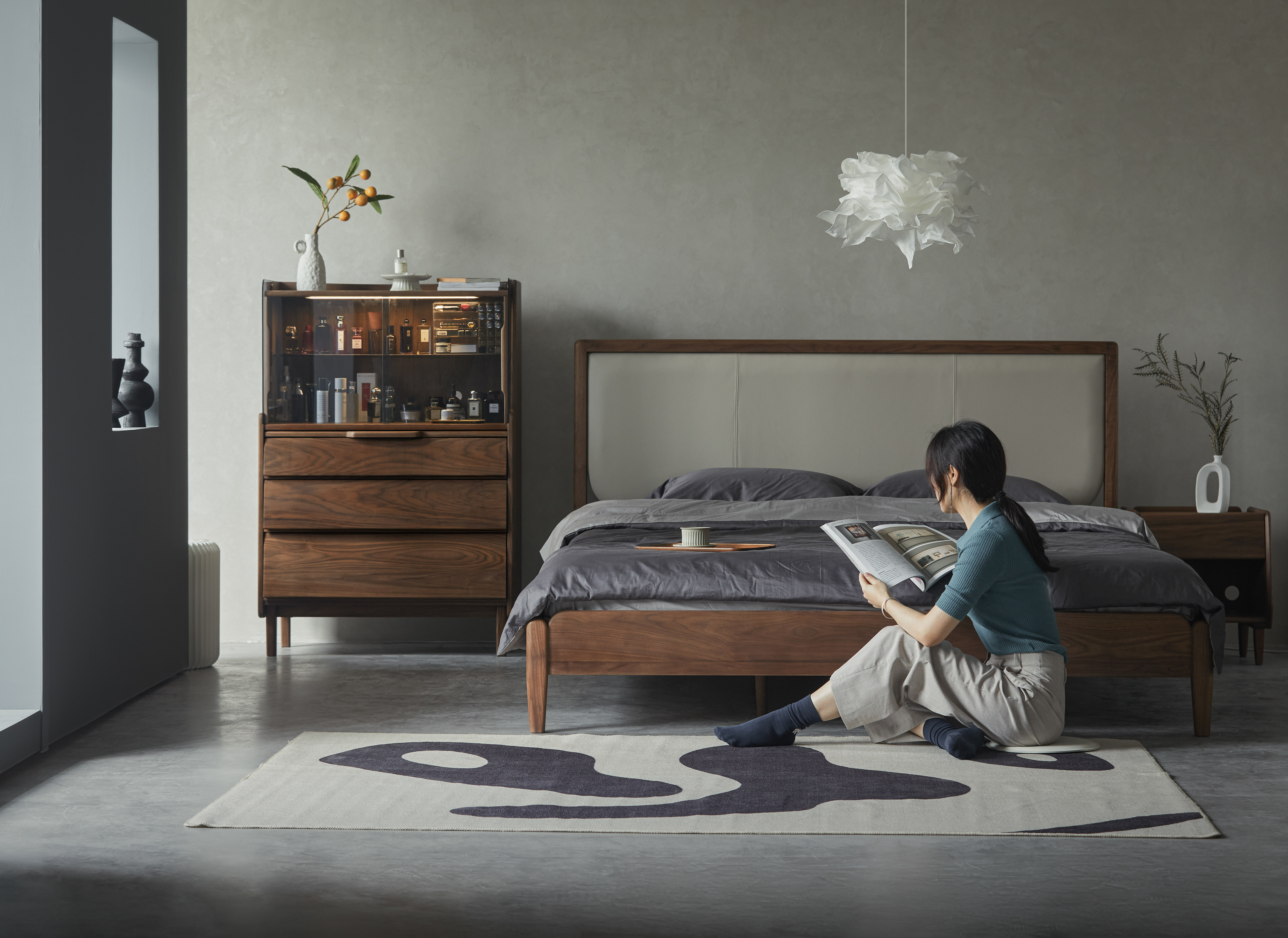 Furniture designer Ren Mengying，