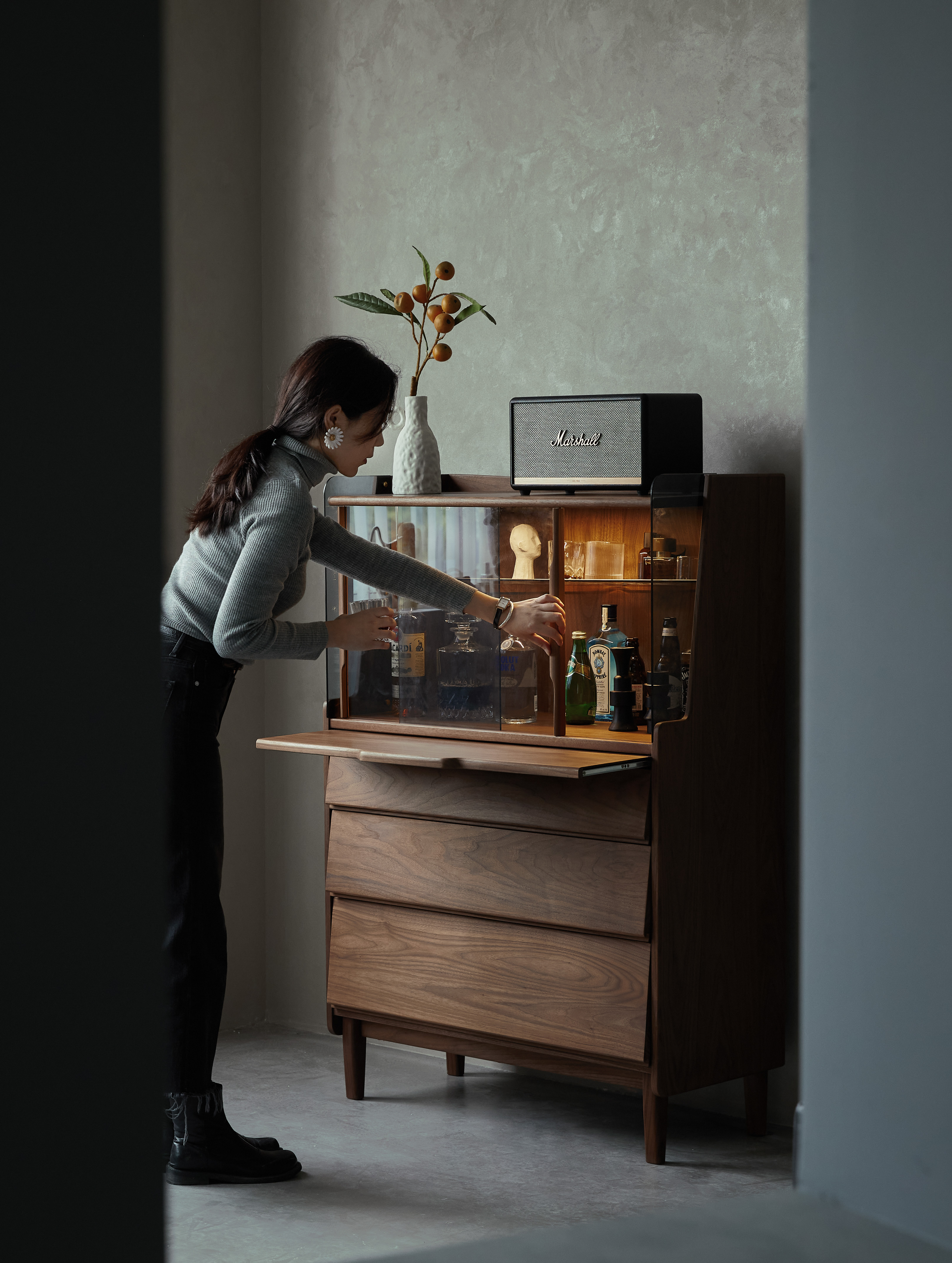 Furniture designer Ren Mengying，