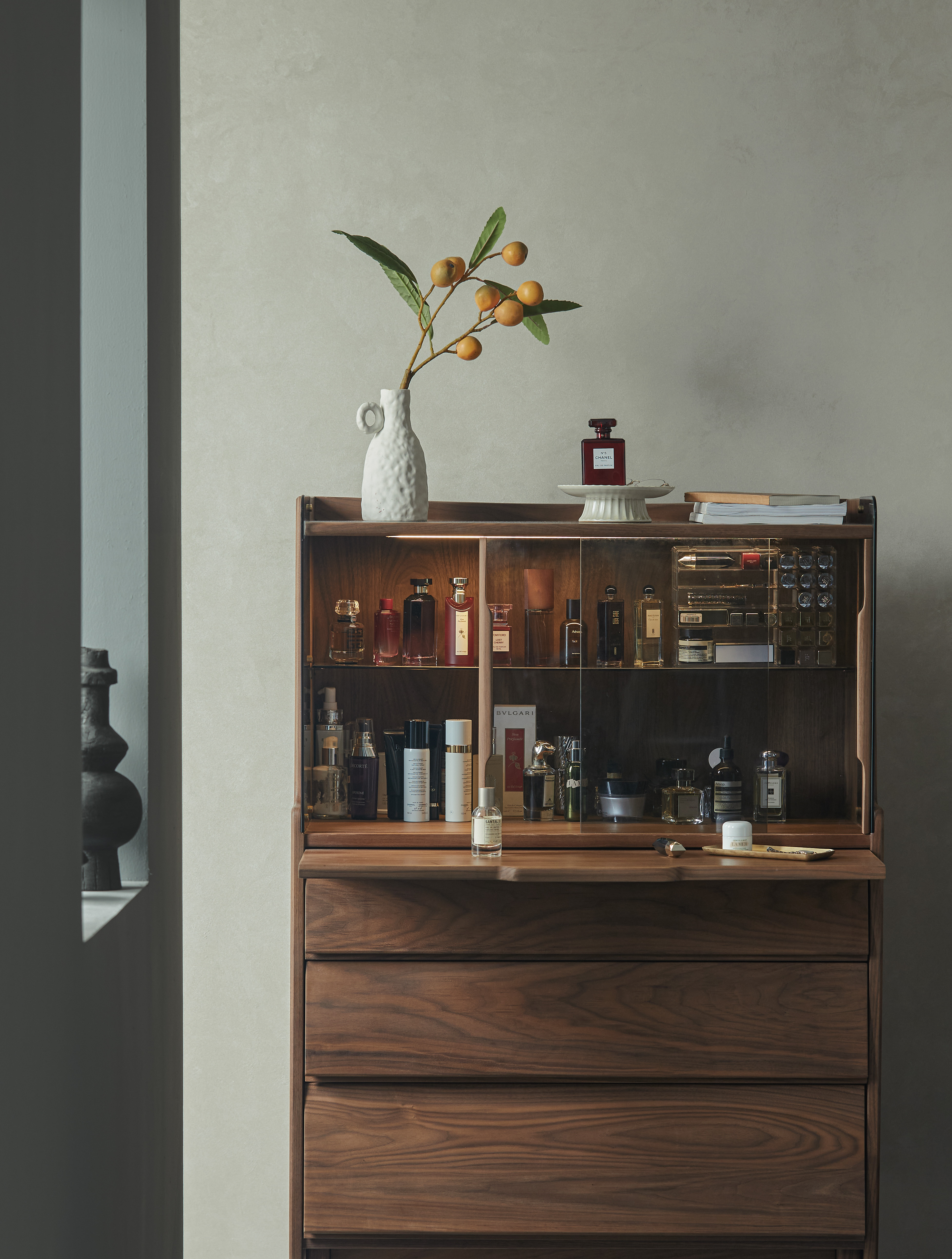 Furniture designer Ren Mengying，